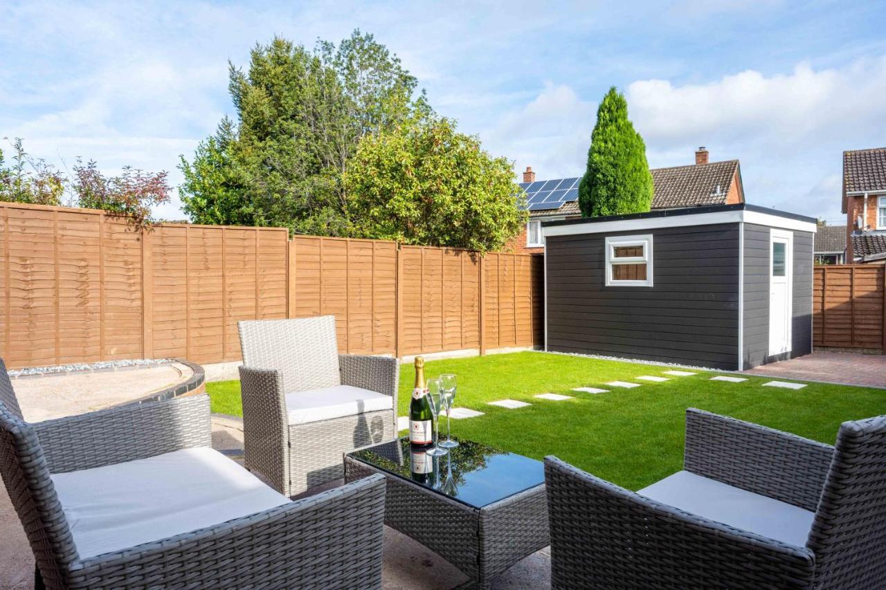 The Oaklands - Luxury Spacious 6-Bed, Near Solihull, Birmingham City, Jlr, Nec, Airport, Resorts World, Hs2 מראה חיצוני תמונה