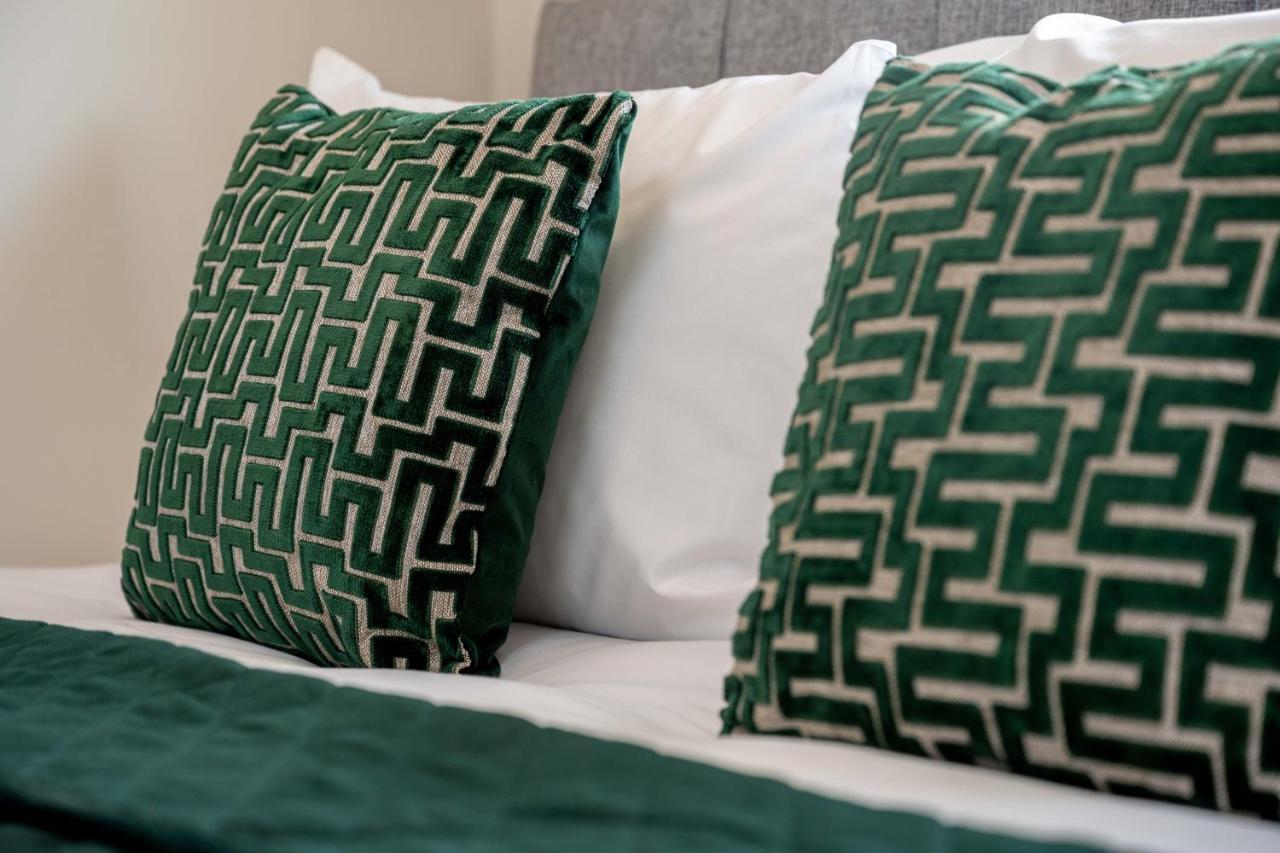 The Oaklands - Luxury Spacious 6-Bed, Near Solihull, Birmingham City, Jlr, Nec, Airport, Resorts World, Hs2 מראה חיצוני תמונה